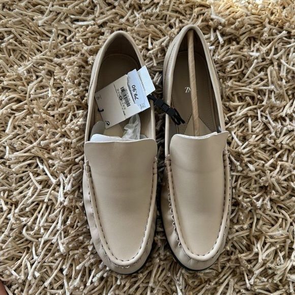 NEW Zara Leather Loafers Off-White MOCASSIN Flats Slip On Shoes Size 38 US 7.5 - Picture 5 of 9